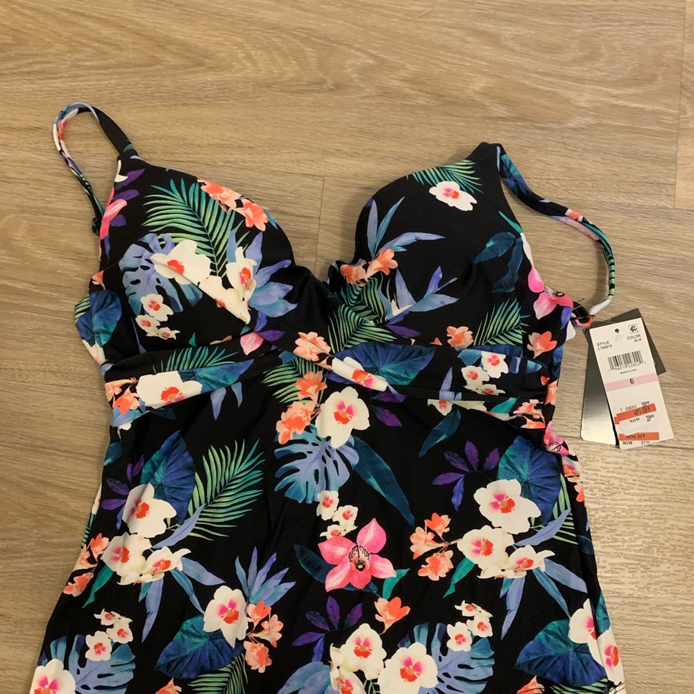 New with Tags Tankini top